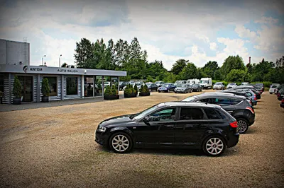 Salon Samochodowy ANTOM